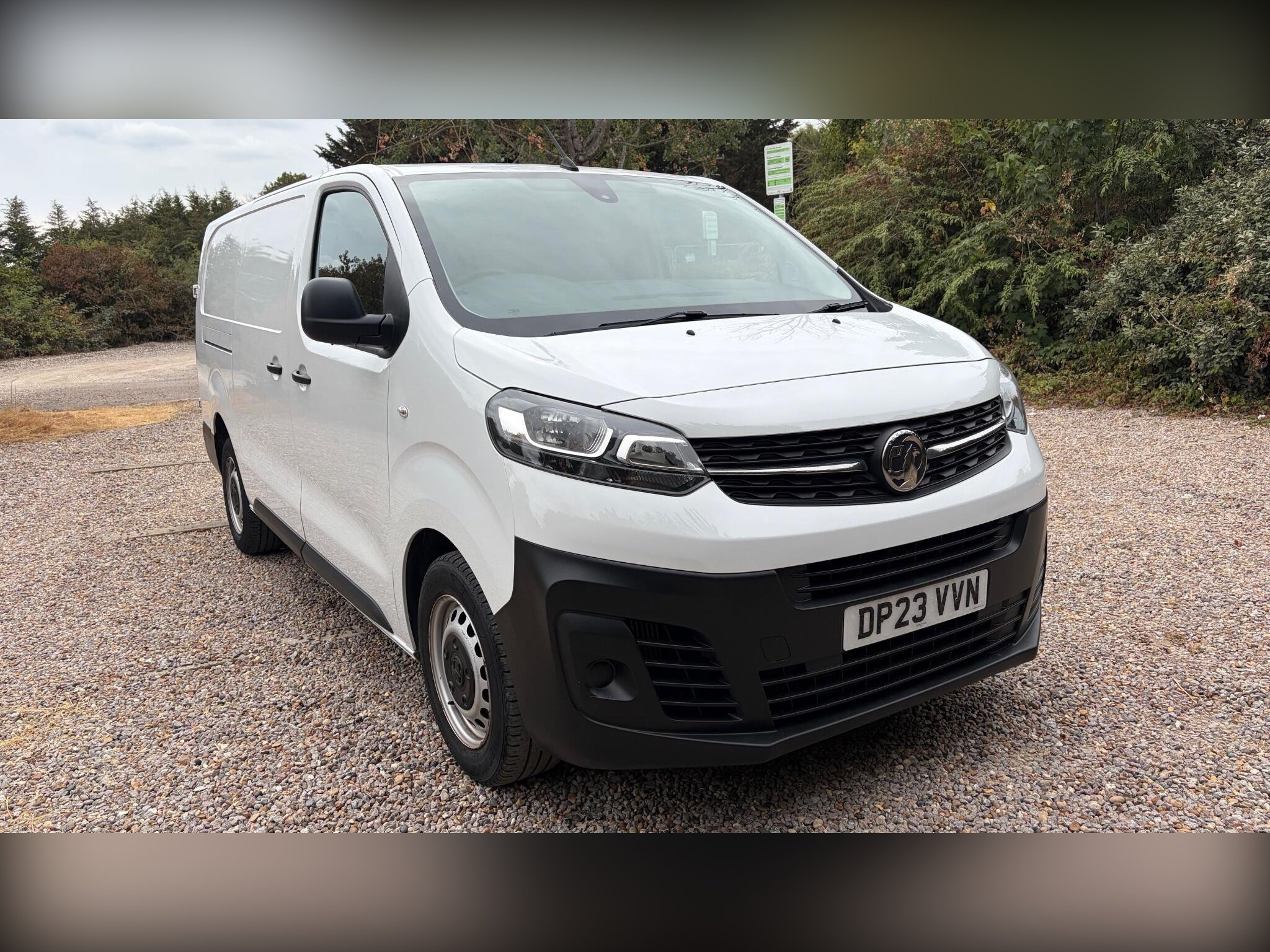 Vauxhall Vivaro dealer public-web source image